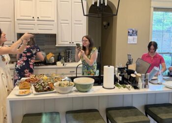 In Baton Rouge friendships are made sideways, over good food | Entertainment/Life