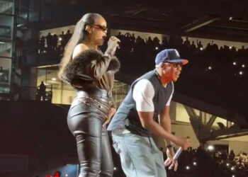 Jay-Z Concert Starts 3 Hours Late After Security Breach, but Rapper Rewards Crowd with Surprise Rihanna Duet