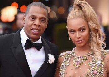 Jay-Z and Beyoncés mansion suffers damage after driver crashes through gates