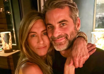 Jennifer Aniston and Jim CurtisCredit: Jennifer Aniston/Instagram