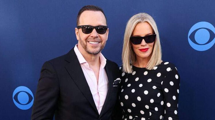 Jenny McCarthy revealed she asked her agent to pitch her as the Bachelorette after divorcing John Asher in 2005.MEGA