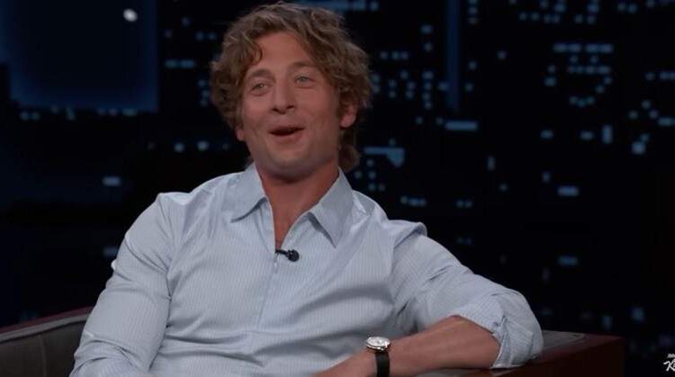 Jeremy Allen White revealed that he took the iconic 400-pound butcher's block table from 'The Bear' set.Jimmy Kimmel Live/YouTube