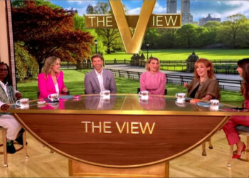 'The View' cohosts with 'Summer House' starsCredit: ABC