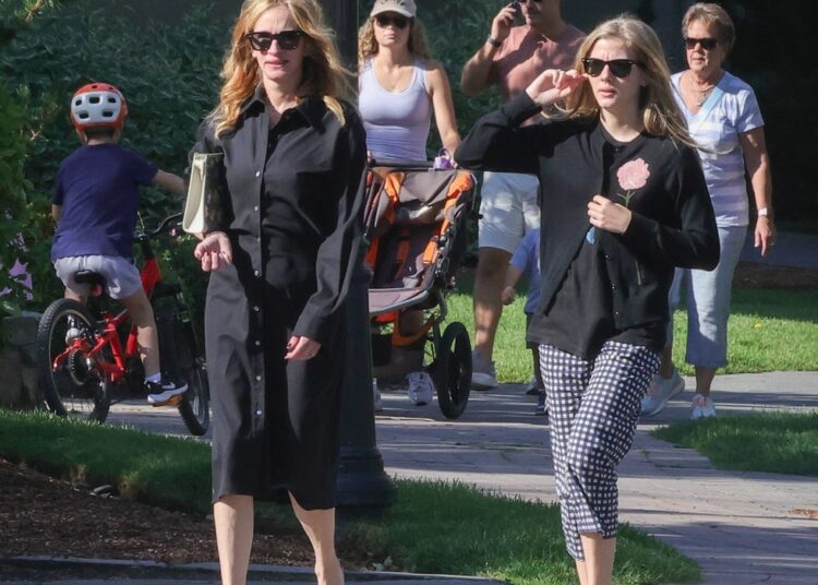 exclusive sun valley, ca julia roberts was spotted walking with her daughter hazel around the sun valley inn  spa in idaho following the recent wedding of her niece, emma roberts pictured julia roberts backgrid usa 27 july 2026 usa 1 310 798 9111  usasalesbackgridcom uk 44 208 344 2007  uksalesbackgridcom uk clients pictures containing children please pixelate face prior to publication