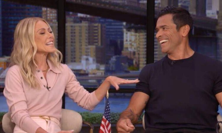 Kelly Ripa teased Mark Consuelos for 'fainting' while she was in labor.Live With Kelly and Mark