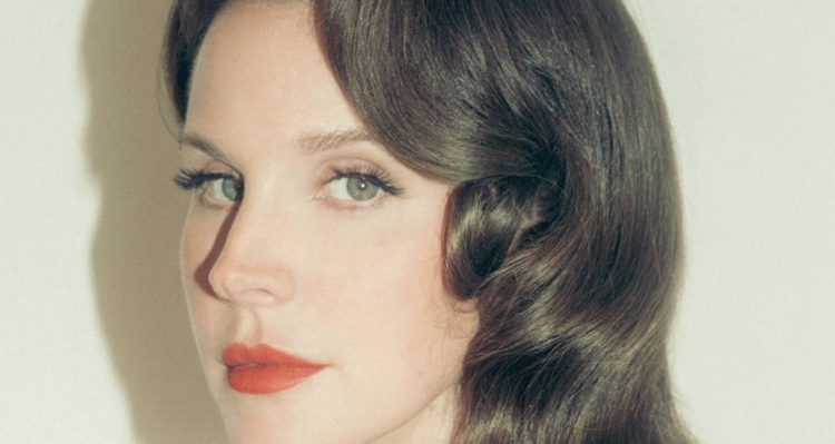 Lana Del Rey Debuts Brushed-Out, Retro-Inspired Curls in 2026