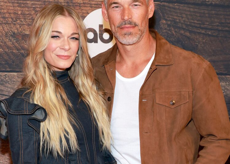 LeAnn Rimes, Eddie Cibrian Share Steamy Hot Tub Pic From Road Trip