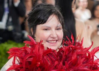Lena Dunham attends rehearsal for Taylor Swift and Travis Kelce's wedding