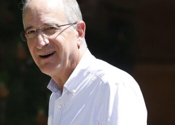 Media moguls are ceding their perch to a new class of leaders