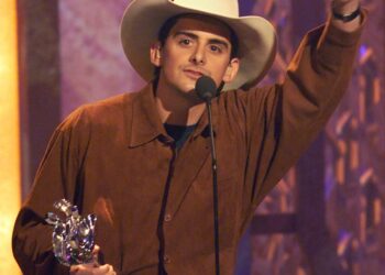 Brad Paisley bagged multiple awards at the 35th Academy of Country Music Awards in 2000. Photo: AP Photo