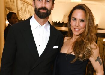 Mel C Marries Chris Dingwall, Victoria Beckham Gives Something Borrowed