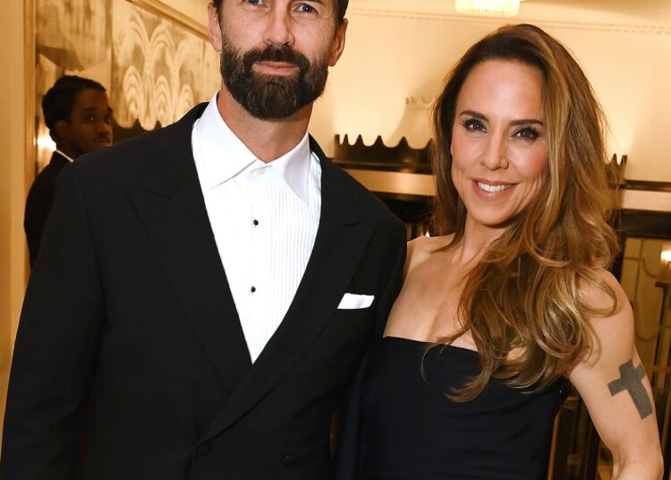 Mel C Marries Chris Dingwall, Victoria Beckham Gives Something Borrowed