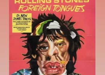 Mick Jagger, Ronnie Wood Give a Surprise Performance of New Song from New Rolling Stones Album in London (Watch)