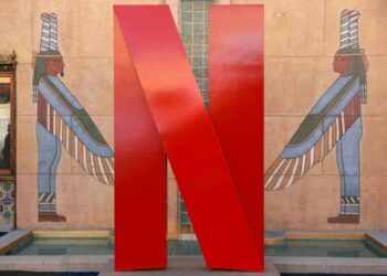 Netflix strikes deals in short-form video push