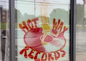 New record store Hot Wax Records opens in Ogletown, Delaware