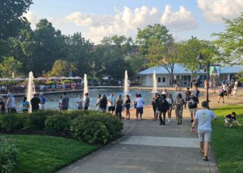 Ohio's Charming Dayton Suburb Is A Surprising Entertainment Hub With Concerts, Local Eats, And Family Fun