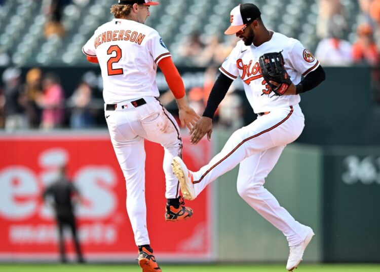Orioles finally win four in a row in completing sweep of Royals