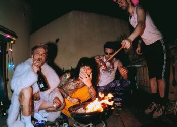 Parisian heavy pop-punkers mirabelle. release new track ‘F**k No’ alongside a music video From the upcoming EP ‘Losers’ out 11th September