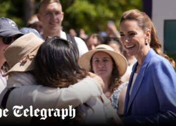 Princess of Wales surprises fans in Wimbledon queue