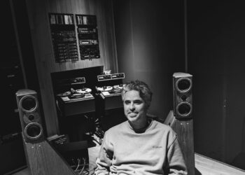 RON PASTORE SHARES NEW SINGLE “ROBOT HANDS” FROM TURTLE ROCK