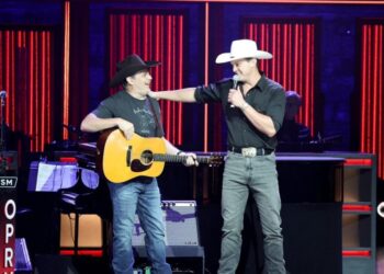 Rhett Akins Invited to Become New Member of the Grand Ole Opry