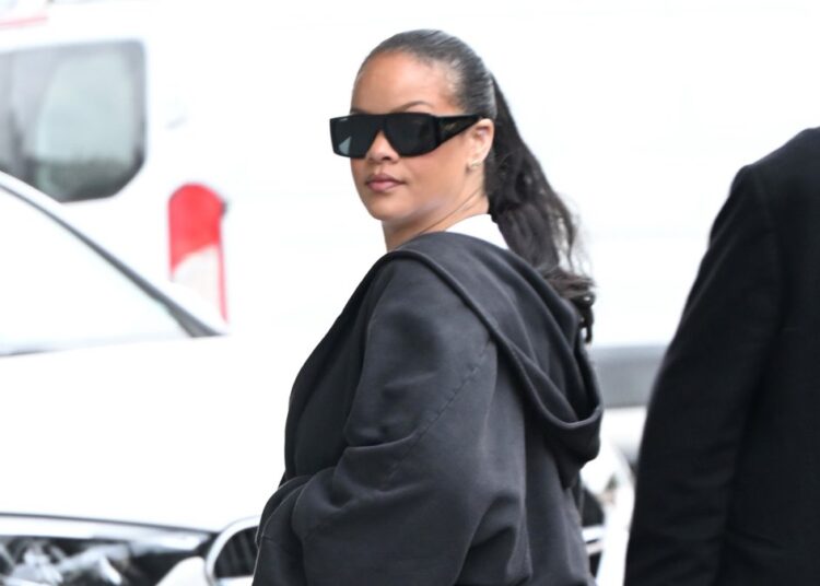 Rihanna lifts cancer patient’s spirits in grocery store moment – NBC 6 South Florida