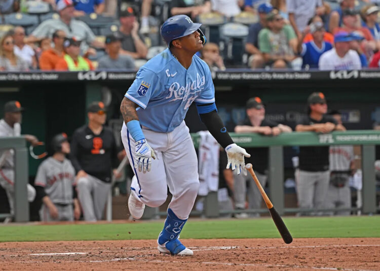 Royals C Salvador Perez urges Kansas City police to release fan who pulled record-tying HR ball from fountain
