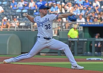 Royals RHP Stephen Kolek (flexor) hurt on rehab assignment, placed on IL | WIN 98.5 Your Country | WNWN-FM