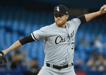 Royals sign long-time rival southpaw ahead of potential bullpen fire sale at trade deadline