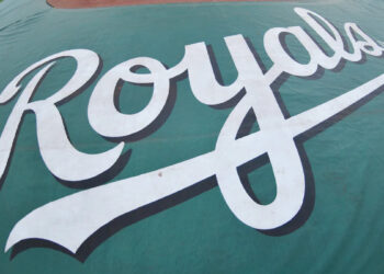 Royals sign pitcher to minor league contract after Cubs stint