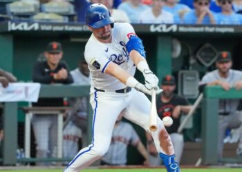 Royals walkoff the Giants with bunts