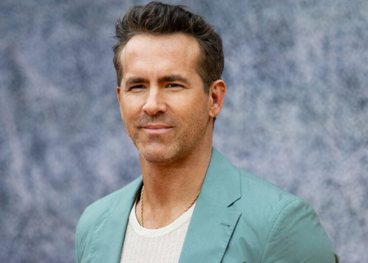 Ryan Reynolds snuck onto ComicCon floor unnoticed as Deadpool – NBC 7 San Diego