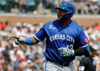 Salvador Perez Reaches the Top of Royals' All-Time Home Run List