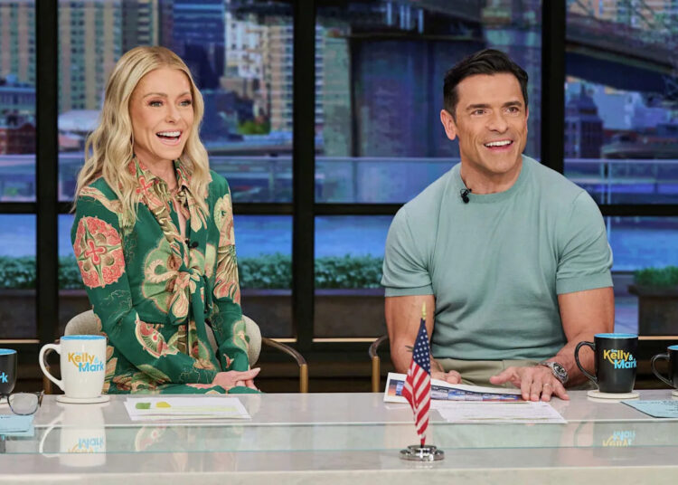 San Antonio TV host Kimberly Crawford talks 'smack' with Kelly and Mark