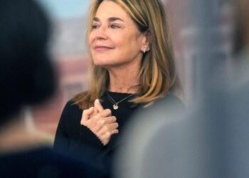 Savannah Guthrie makes an emotional plea to her mother's kidnappers | Celebrity News