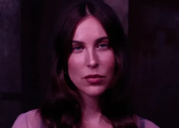 Scout Willis Majestically Moves On After a Breakup in New Song ‘Honey, I’