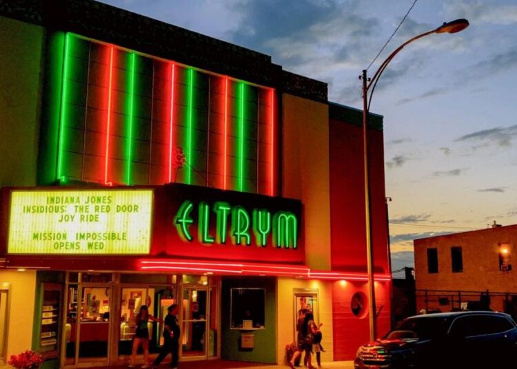 Seattle filmmaker’s documentary finds hope in small-town movie theaters | Entertainment