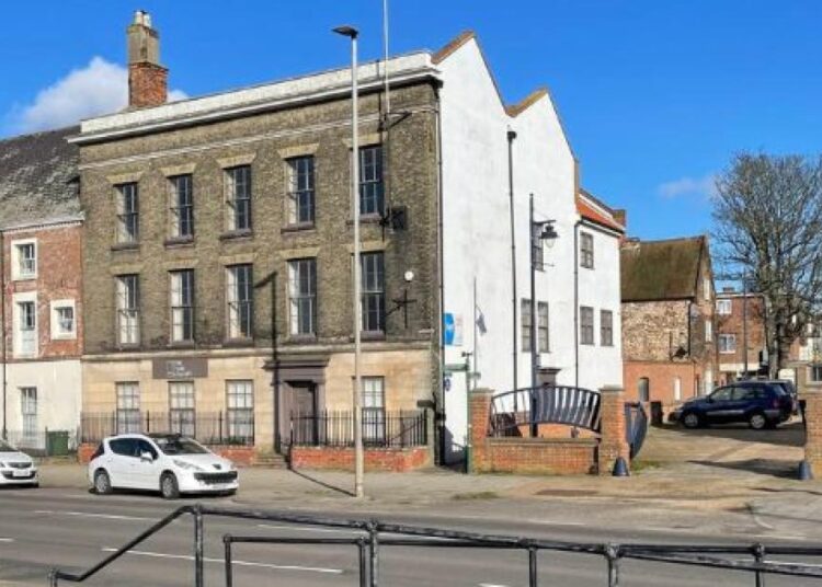 South Quay Gallery in Great Yarmouth applies to sell alcohol