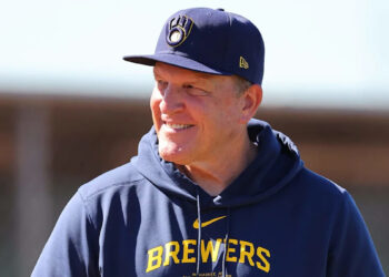 TRADE: Milwaukee Brewers Ship Reliever to Kansas City Royals