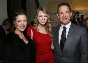 Taylor Swift Can't Possibly Be That Close to Ethan Hawke