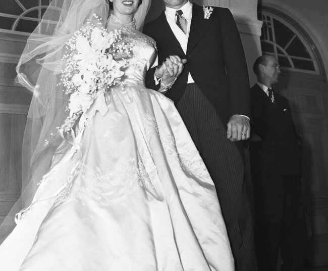 Taylor Swift Wedding Dress Details & Who Designed It