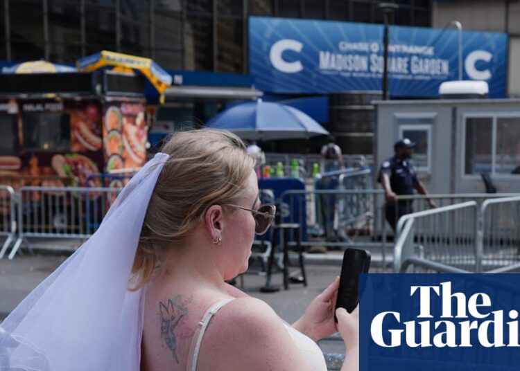 Taylor Swift fans brave the New York heat to be (at least somewhat) near wedding to Travis Kelce | Taylor Swift