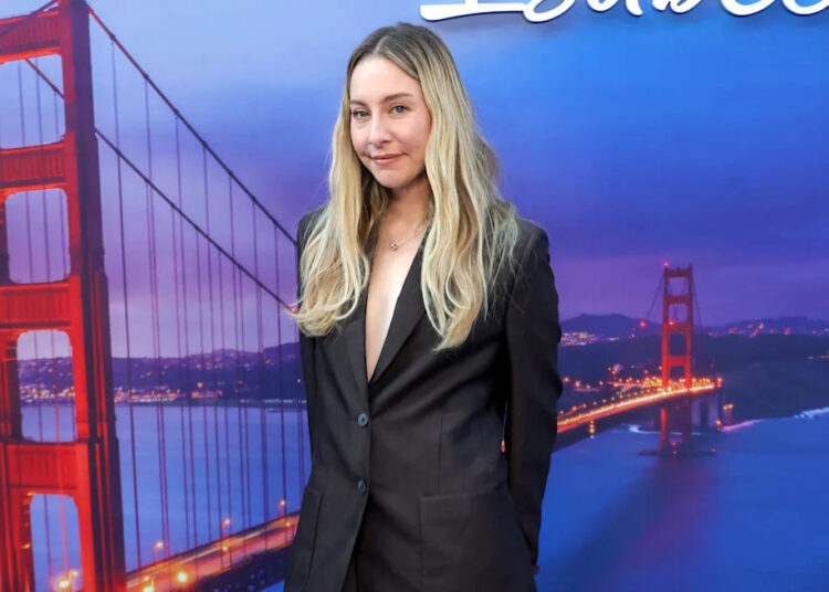 Este Haim attends the Los Angeles Premiere of Netflix's "Voicemails for Isabelle" Netflix Tudum Theater on June 16, 2026.