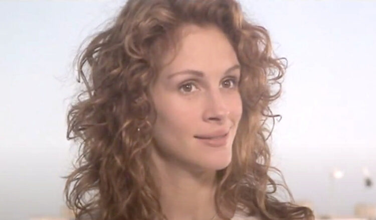 Julia Roberts smirking