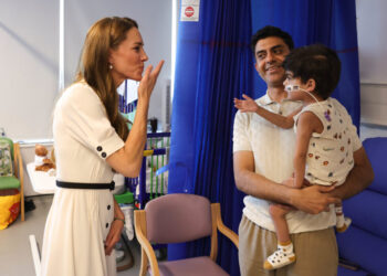 The Princess of Wales charms children on visit to Evelina London