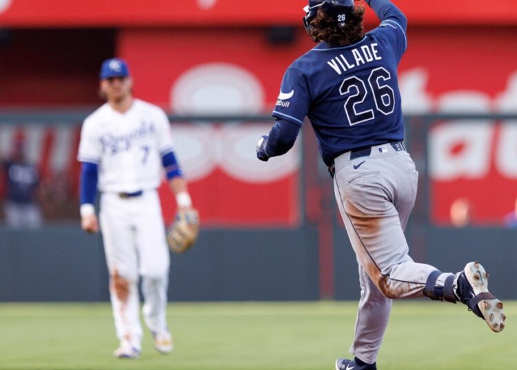 The sky is blue, the grass is green, the Royals lose