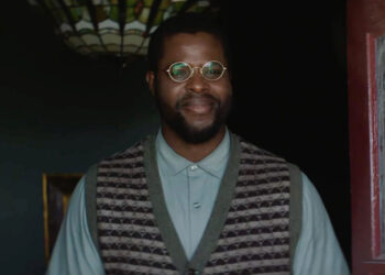 Will smiling and wearing glasses in Nine Days