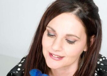 Tia McGraff releases new children’s single ‘Caterpillar Song’ along with new book