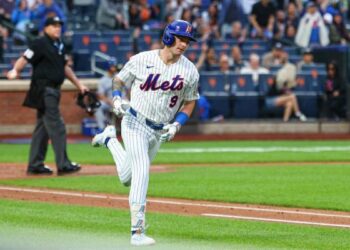 Tyler Tolbert ties mark for consecutive hits as Royals overtake Mets