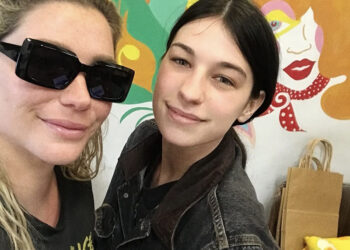 Kesha visiting Old Soul Vintage in Detroit.